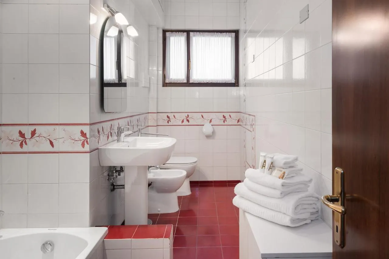 דירות ורונה Flats4Rent Lucia 0*,