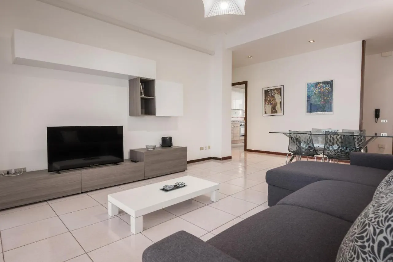 דירות ורונה Flats4Rent Lucia
