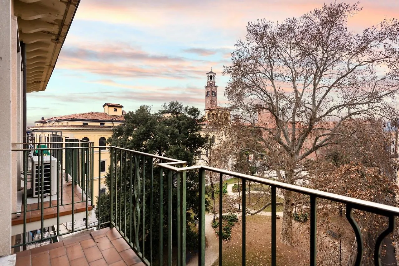 Flats4Rent Lucia Apartman Verona Olaszország