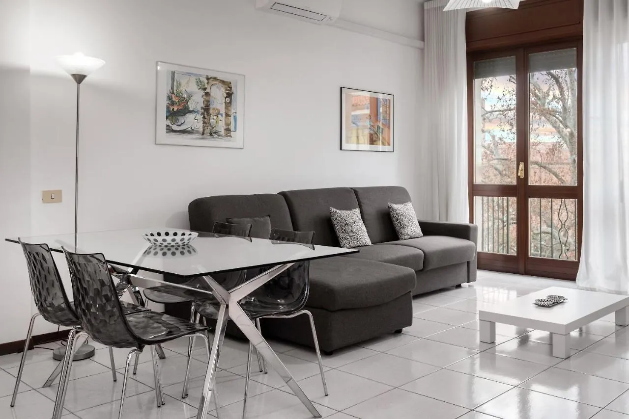 Flats4Rent Lucia Daire Verona